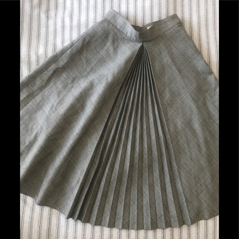 Vintage Houndstooth Pleated Skirt